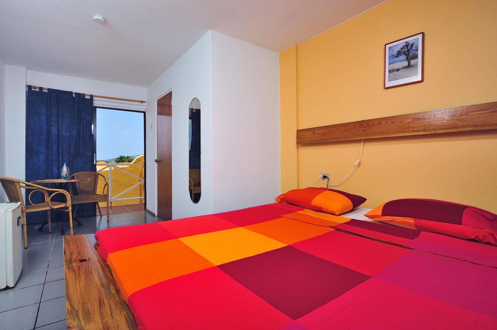 The Dive Hut - Boutique Apartments Kralendijk Dış mekan fotoğraf